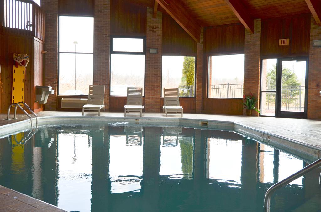 Baymont By Wyndham Port Huron Exterior photo
