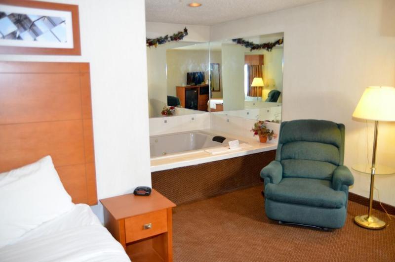 Baymont By Wyndham Port Huron Exterior photo